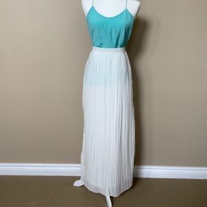 Zero Degree Celsius boutique white skirt